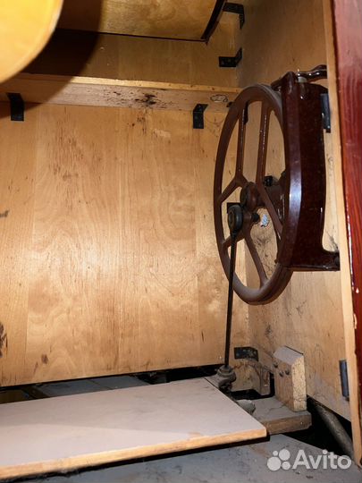 Тумба для швейной машинки