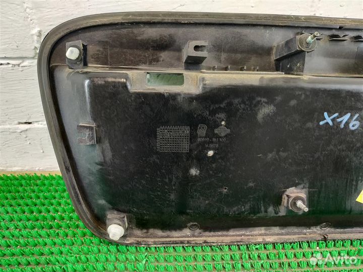 Накладка крышки багажника Nissan Almera Tino 2005