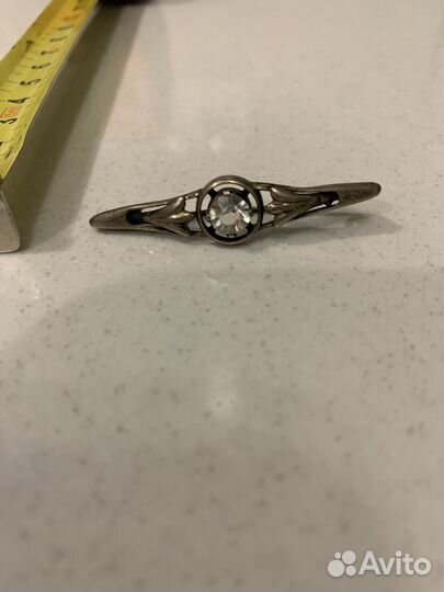 Старинная брошь