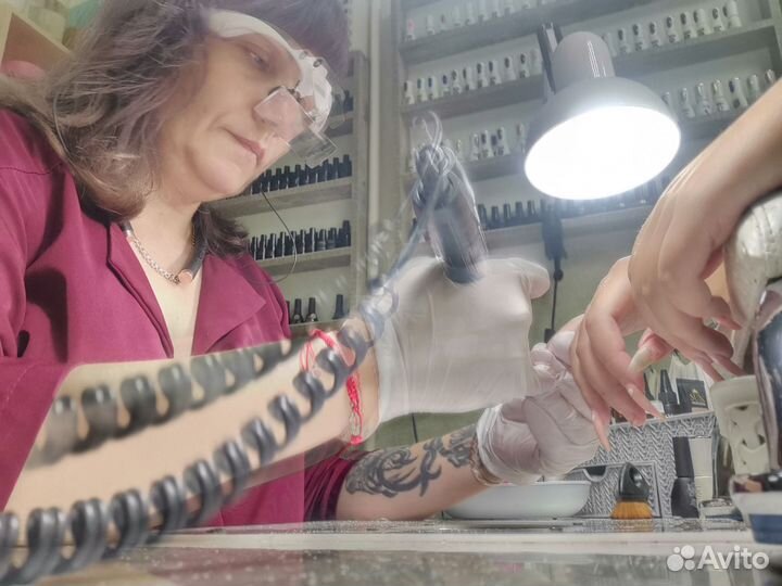 Маникюр педикюр