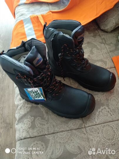 Спецодежда. Зимние защитные ботники Portwest