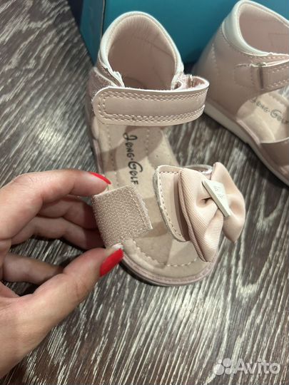 Сандалии для девочки 22 размер новые