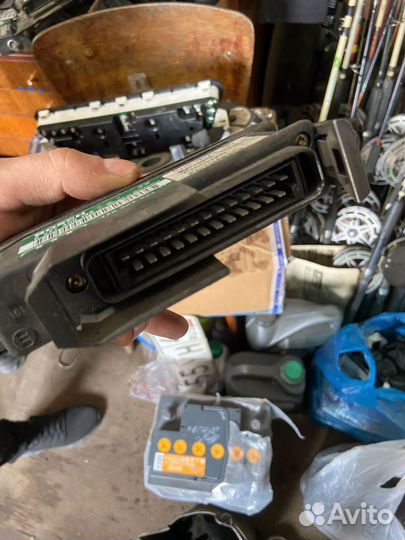 Блок управления зажиганием Audi 100c4