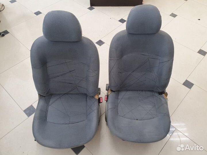 Сидения передние Renault Symbol LB K7M 710 2002