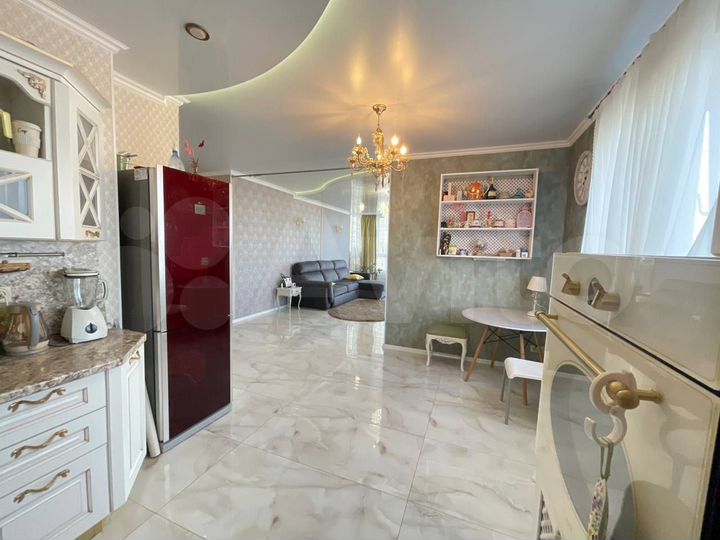 2-к. квартира, 85 м², 11/18 эт.