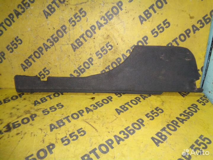 Обшивка багажника правая Kia Sorento 2006-2011