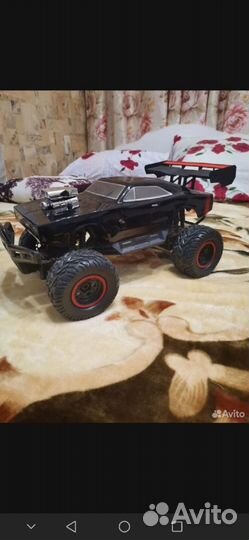 Игрушечная машинка на радиоуправлении новый