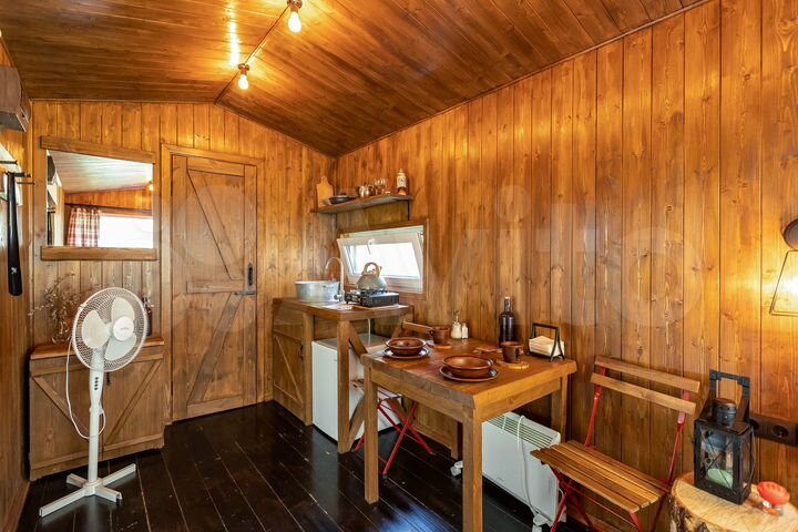 Дом 15 м² на участке 7 сот.