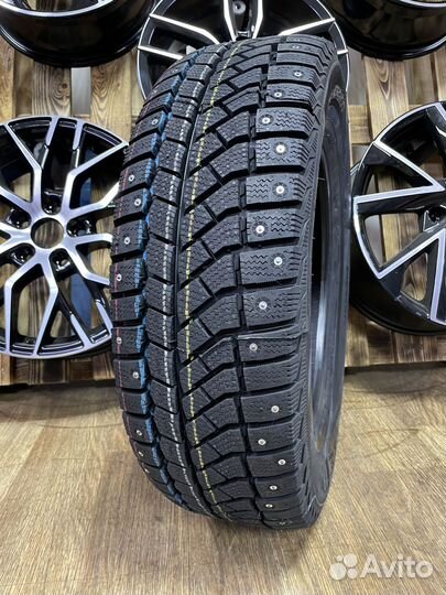 Viatti Brina Nordico V-522 215/55 R17 94T