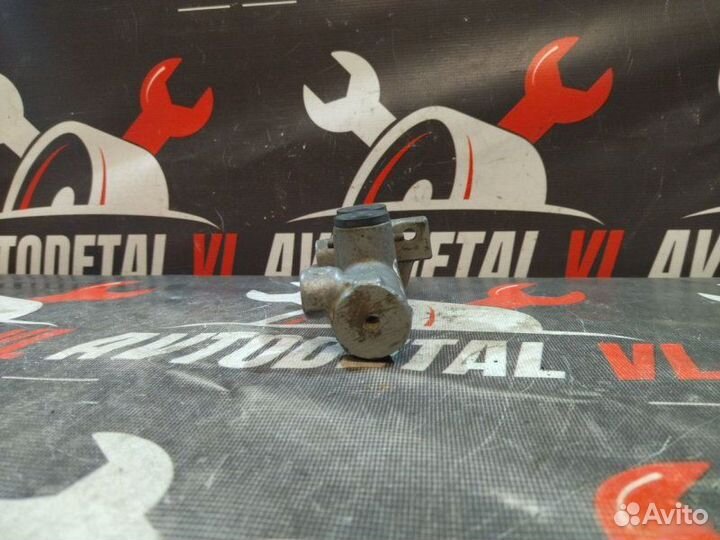 Главный тормозной цилиндр Audi A4