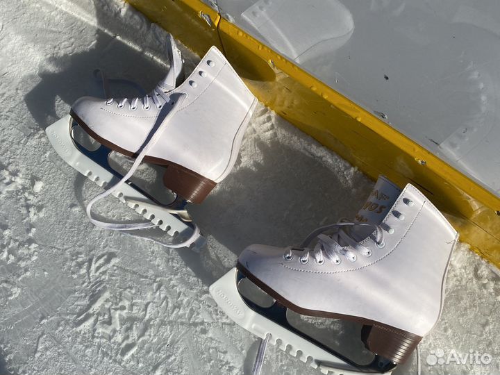 Коньки фигурные Graf