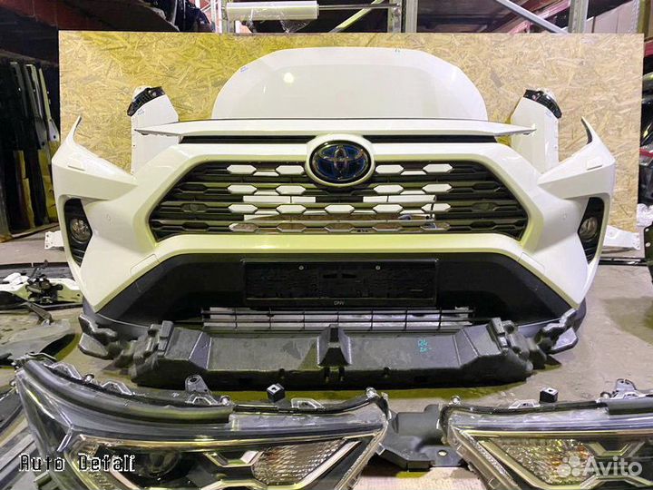 Передняя часть авто Toyota RAV4 XA50 2018-2024