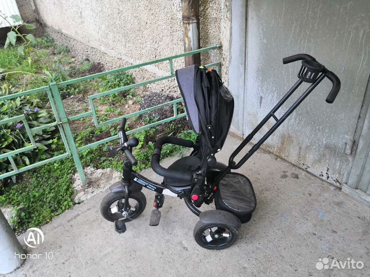 Детский велосипед с родительской ручкой
