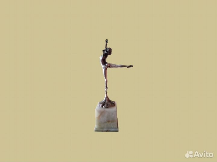 Бронзовая фигура антиквариат винтаж из Европы