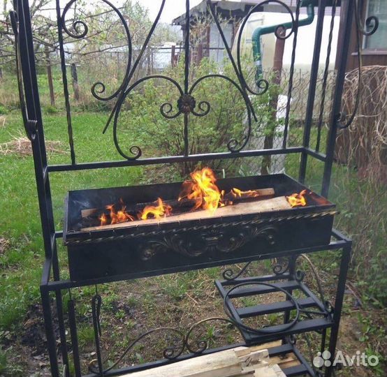 Мангал с крышей кованный