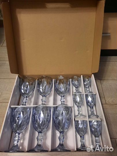 Набор фужеров и рюмок