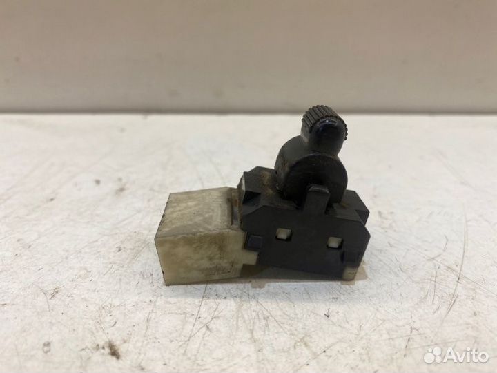 Кнопка стеклоподъемника задняя правая Subaru