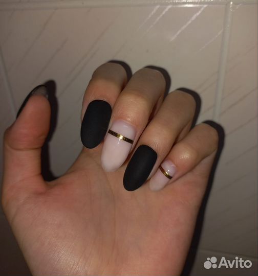 Маникюр и педикюр