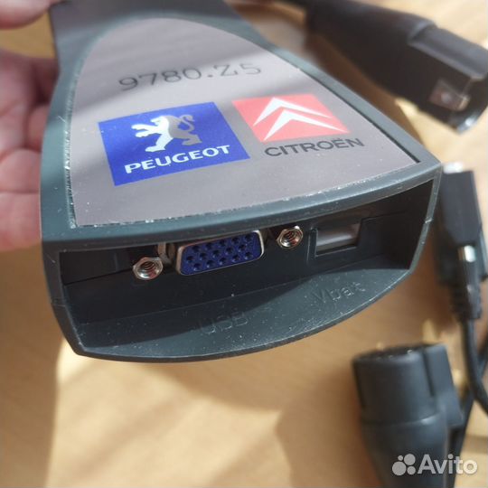 Дивгностический сканер Лексия для Пежо и Ситроен