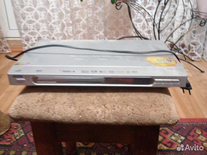 Караоке DVD-плеер BBK dv610si