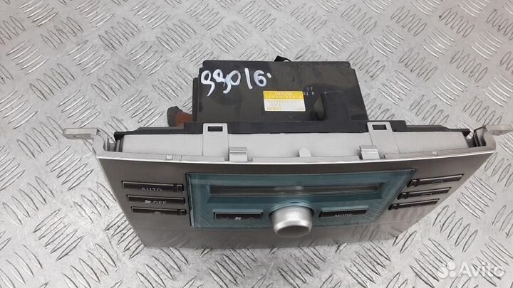 Блок управления климатической установкой Toyota Co