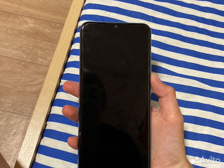Телефон realme c21y