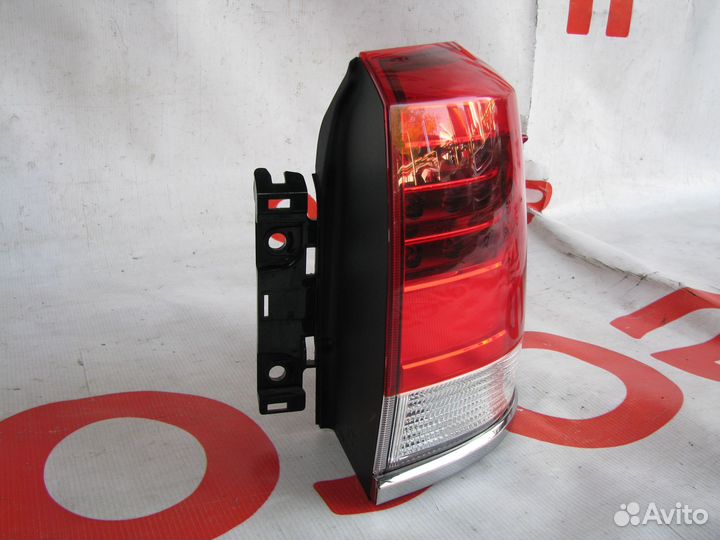 Toyota Land Cruiser 200 Фонарь задний правый 2015+