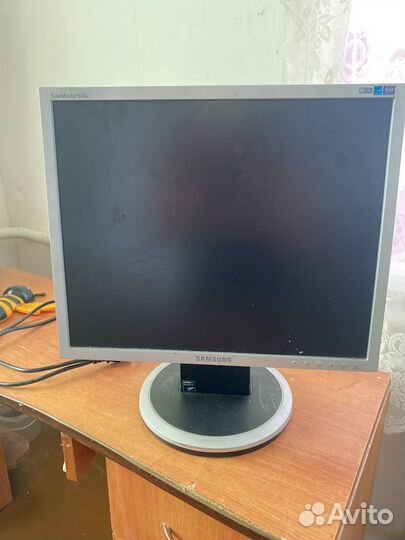 Монитор Samsung 19