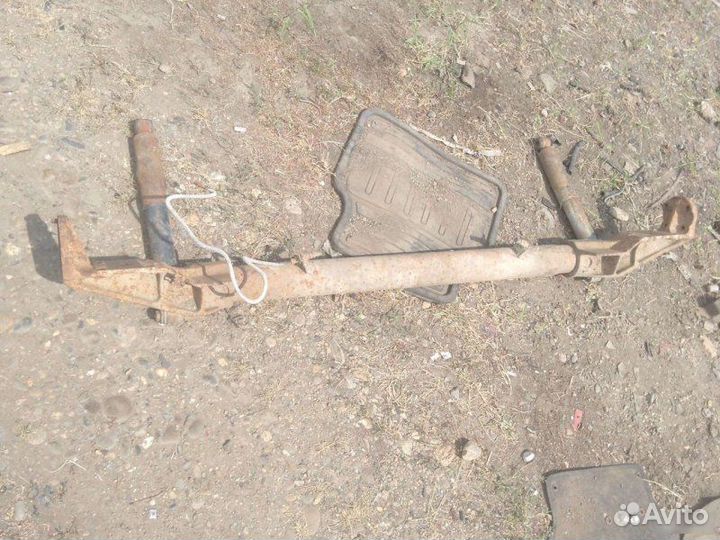 Балка задняя Dodge Caravan