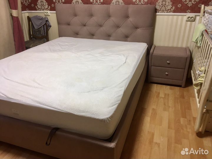 Перетяжка изголовья кровати