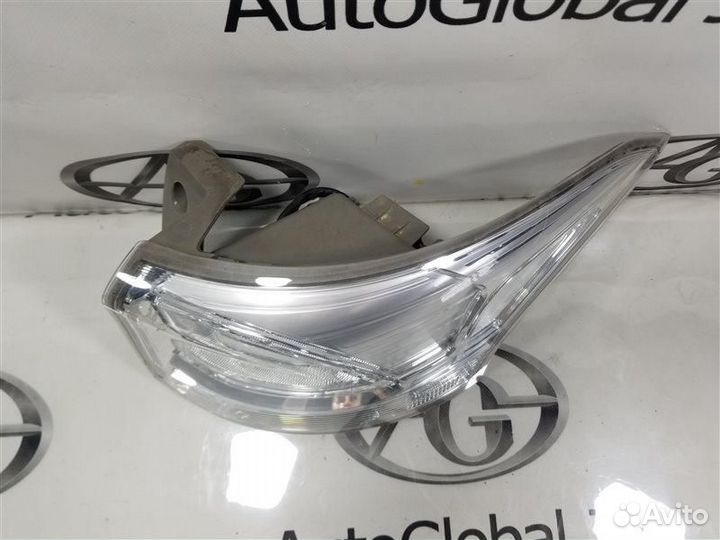 Фонарь задний правый Mitsubishi Outlander