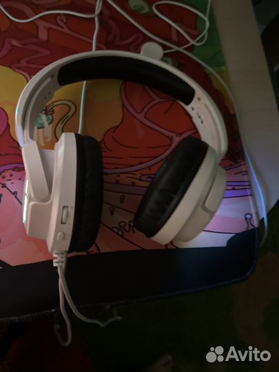 Игровые наушники белые