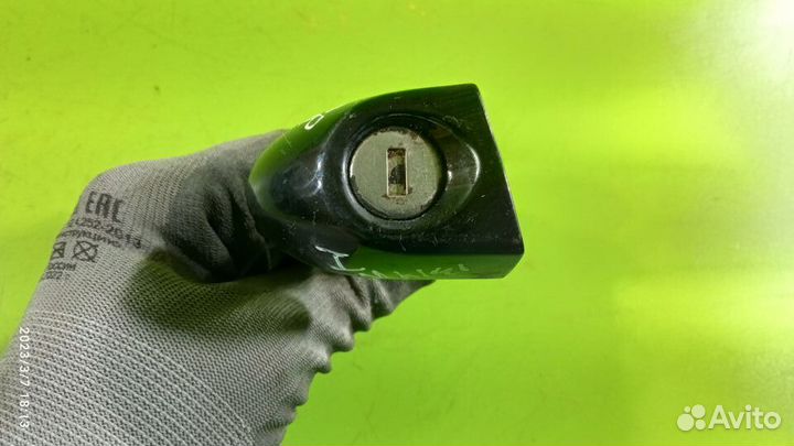 Вставка замка двери для BMW Е81