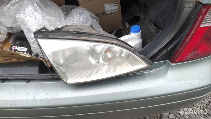 Фара правая форд фокус 1 zx4