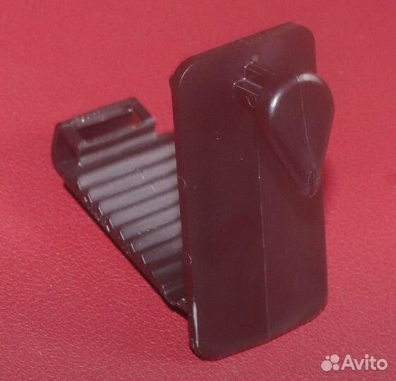 Крючок,клипса,фиксатор для коврика оригинал