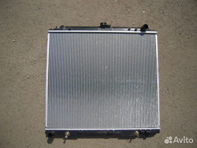 Радиатор охлаждения двигателя Nissan Pathfinder