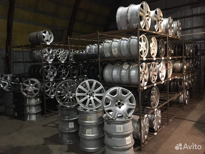 Шиномонтажник в шинный центр