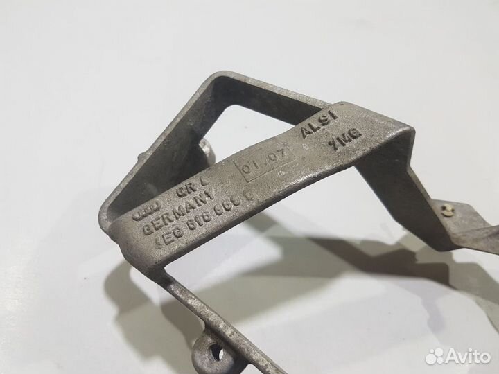 Кронштейн насоса подвески ауди а8 audi s8