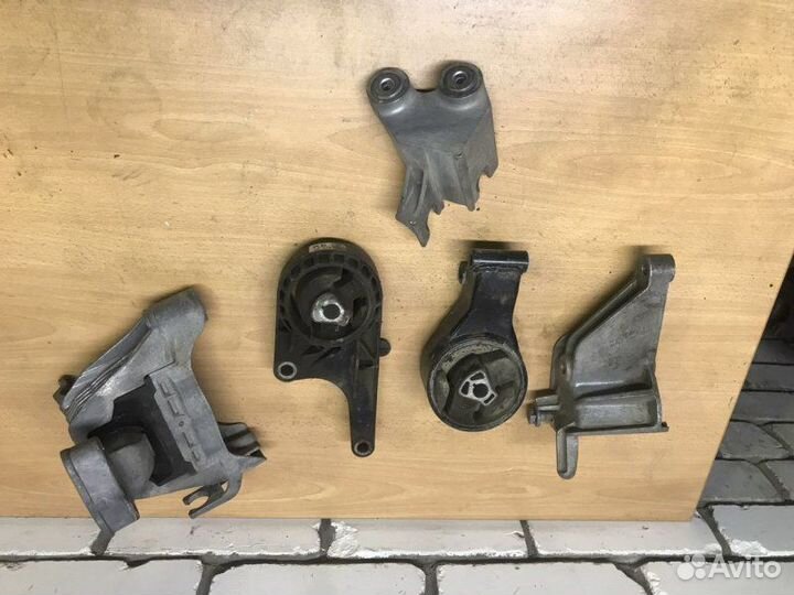 Опора двигателя и кпп Chevrolet Cruze