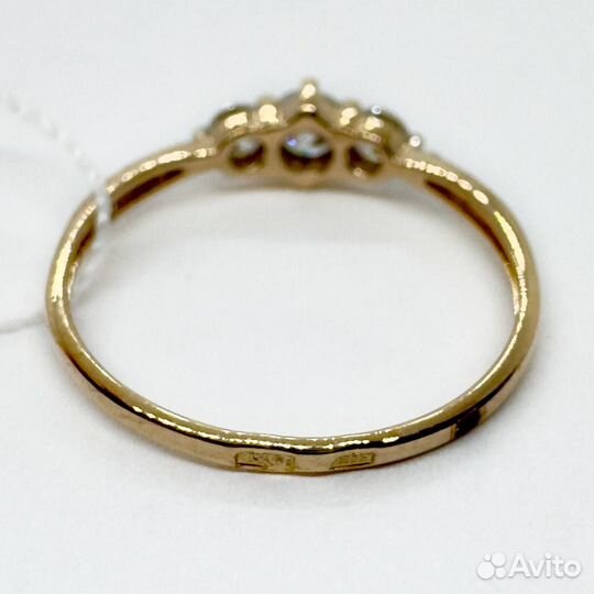 Золотое кольцо с фианитами 16,5