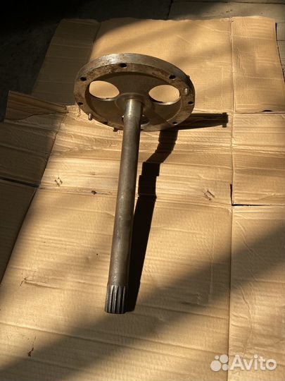 Вал блокировочный 70-2409020