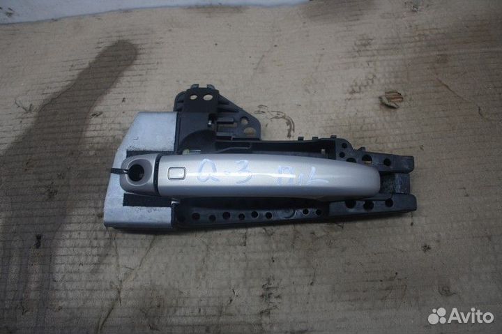 Ручка двери передней наружная левая audi Q3 2011-2