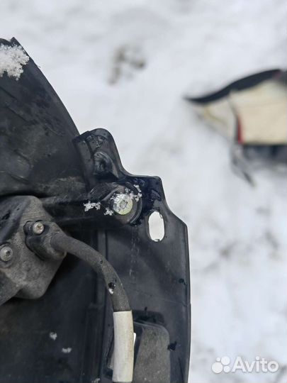 Камера левого зеркала Nissan