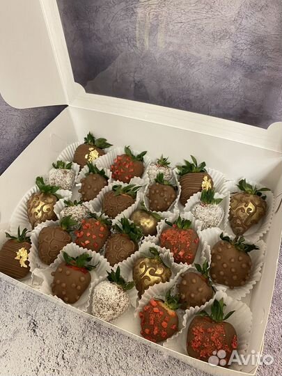 Клубника в бельгийском шоколаде на день учителя