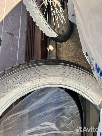 Nokian Tyres Hakkapeliitta 9 SUV 275/50 R21 V