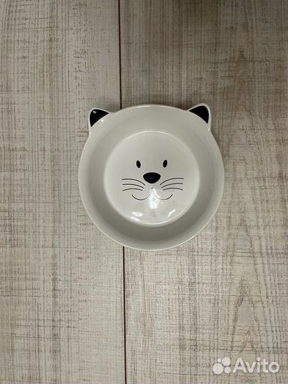 Переноска, когтеточка, лоток, миски для кота