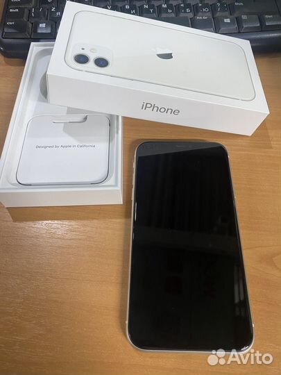 iPhone 11, 64 ГБ