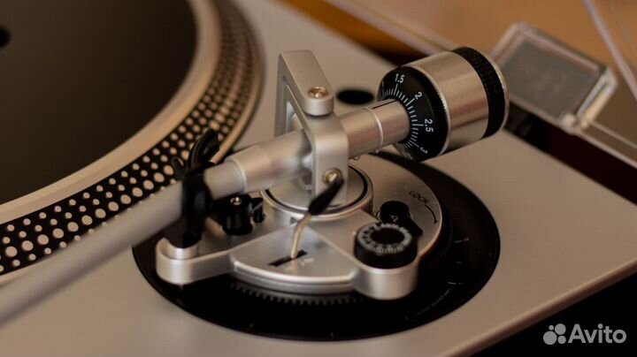 Проигрыватель винила Audio-Technica AT-LP140XP