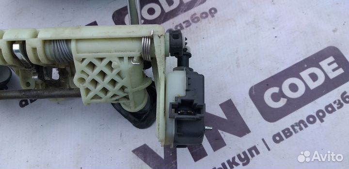 Механизм подголовника Mercedes-Benz E-Class