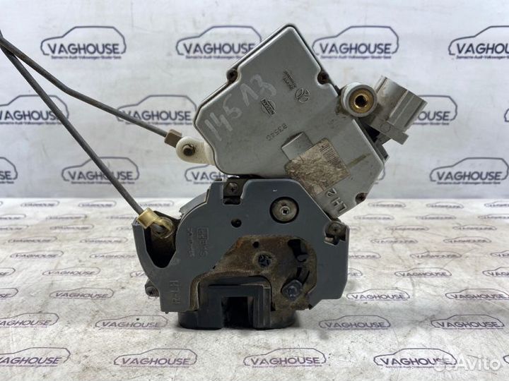 Замок двери задний левый Nissan Maxima A33 2.0